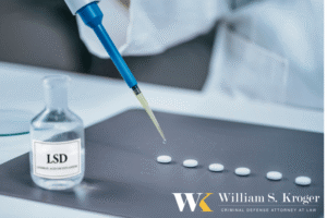 ¿Es legal el LSD en California?